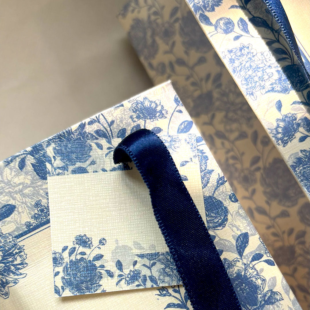 Blue Bloom Bottle Bag